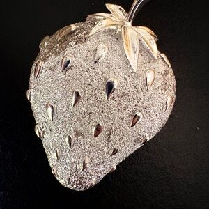 Sarah Coventry Silver Strawberry Brooch